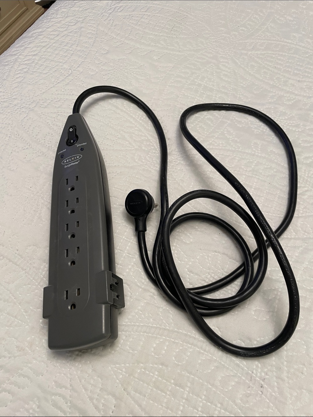BELKIN Surge Madter Surge Protector Gray with Multiple Outlets Electrical Cord